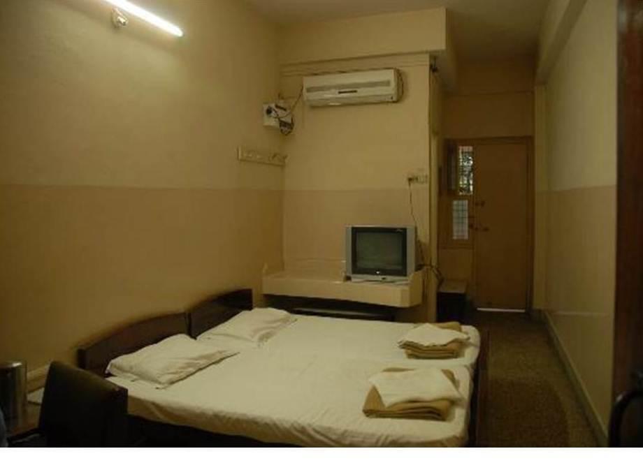 Hotel Anand Vihar Bangalore Bagian luar foto